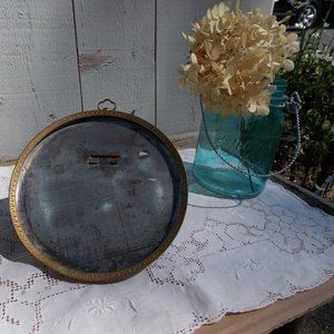 Vintage Portrait Medallion Frame